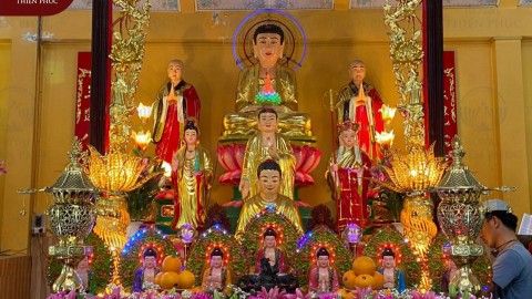 Đồ đồng Thiên Phúc giao đèn 90cm an vị tại Chùa Liên Trì - Bến Tre