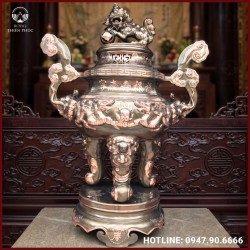Đỉnh đồng bằng đồng đỏ phớt nỉ chạm rồng nổi