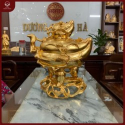 Đỉnh quả đào thiết kế dát vàng độc đáo