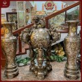 Lọ lộc bình bằng đồng đỏ khảm tam khí cao 1m4