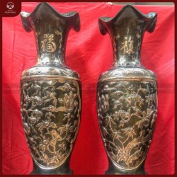 Lọ lộc bình bằng đồng đỏ chạm tứ quý cạo màu cao 1m38