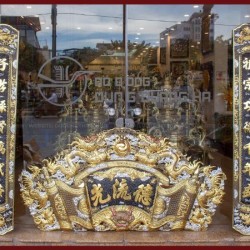 Cuốn thư câu đối bằng đồng khảm tam khí độc đáo