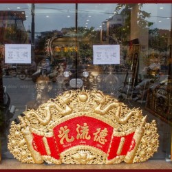 Cuốn thư câu đối dát vàng 9999 cao 1m55