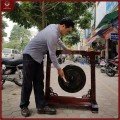 Chiêng đồng cỡ nhỏ kèm giá chuông