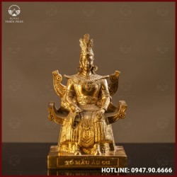 Tượng Âu Cơ ngồi trên ngai vàng bằng đồng mạ vàng 
