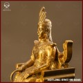 Tượng Âu Cơ ngồi trên ngai vàng bằng đồng mạ vàng 