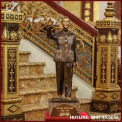 Tượng Bác Hồ vẫy tay đồng đỏ làm màu cao 90cm