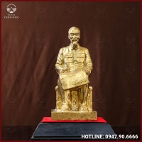 Tượng Bác Hồ ngồi ghế mây bằng đồng vàng cao 20cm
