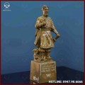 Tượng Trần Quốc Tuấn đồng đỏ khảm tam khí kích thước 50x16x18cm