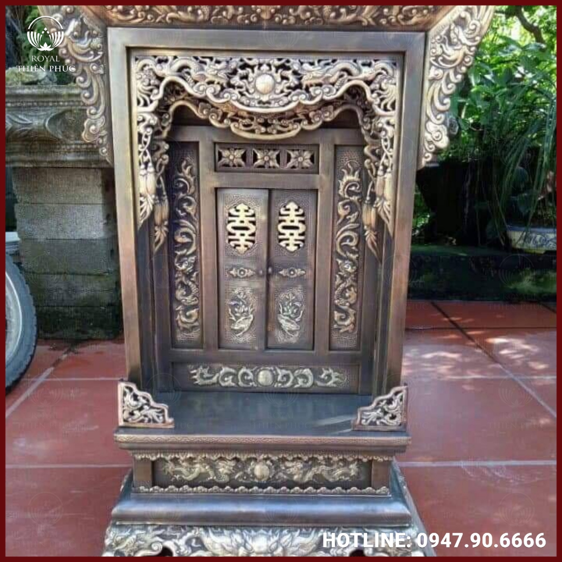 Khám thờ gia tiên bằng đồng tinh xảo