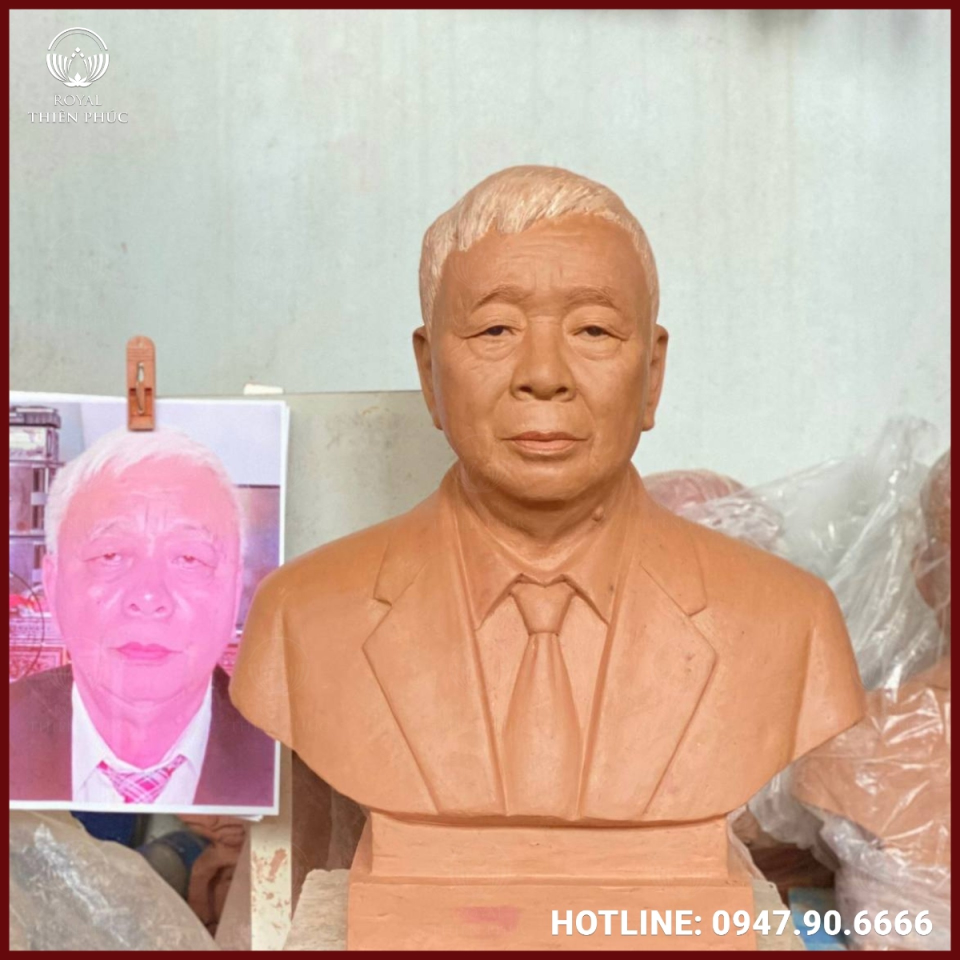 Tượng truyền thần chân dung cụ ông bằng đồng