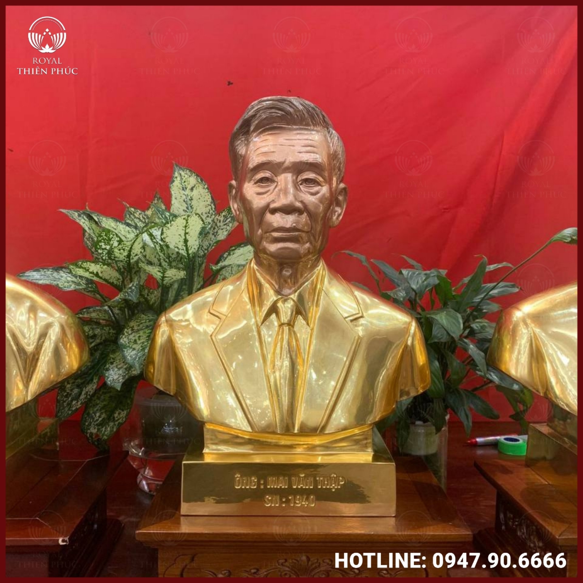 Tượng chân dung cụ ông bằng đồng