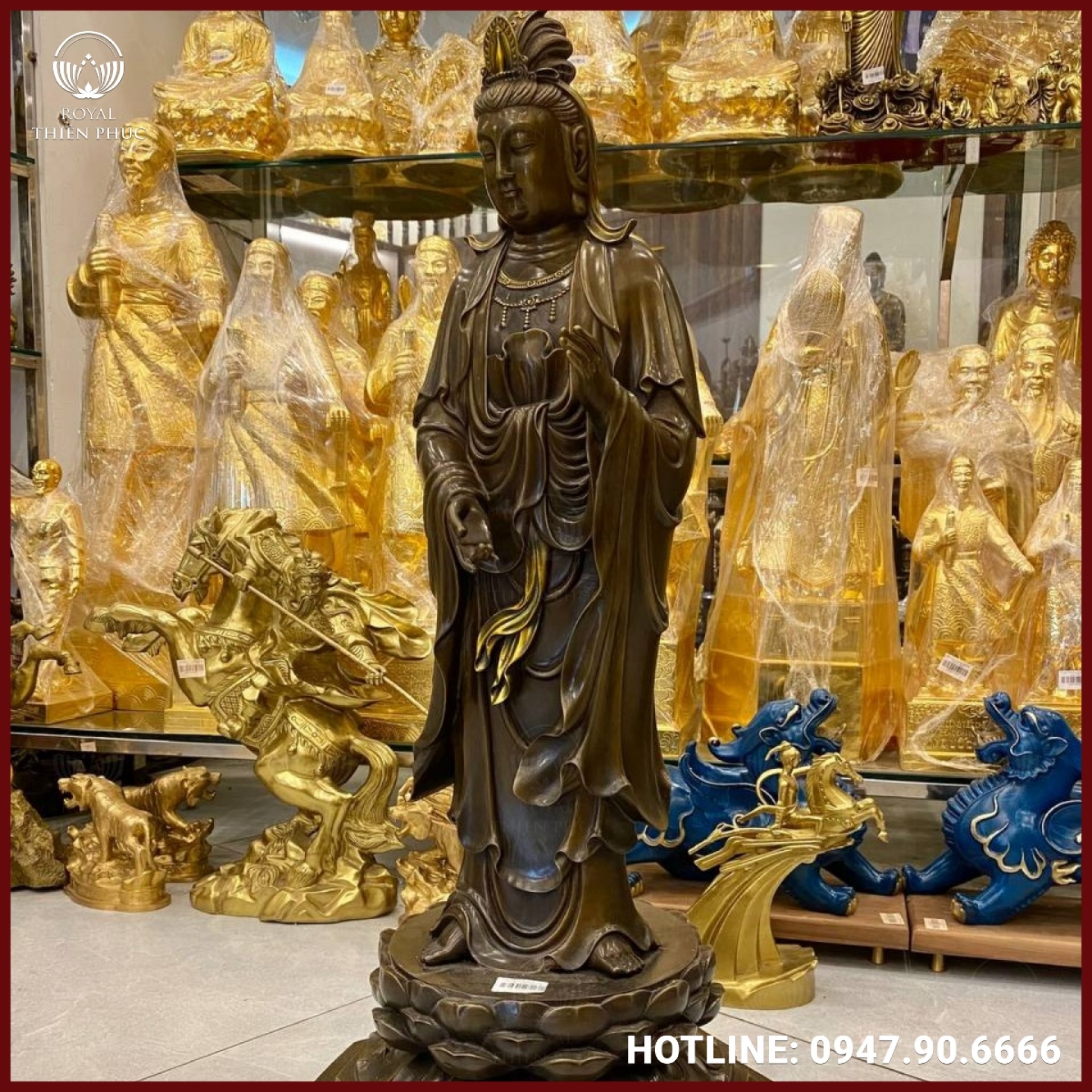 Tượng Quan Âm Bồ Tát đứng bằng đồng đỏ làm màu