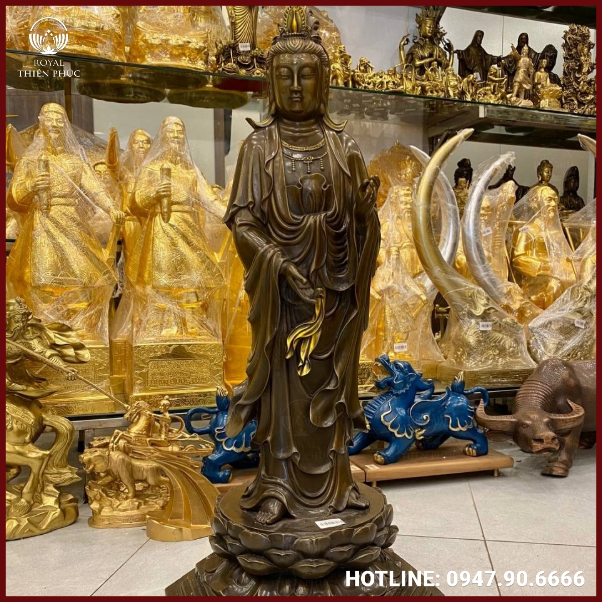 Tượng Quan Âm Bồ Tát đứng bằng đồng đỏ làm màu