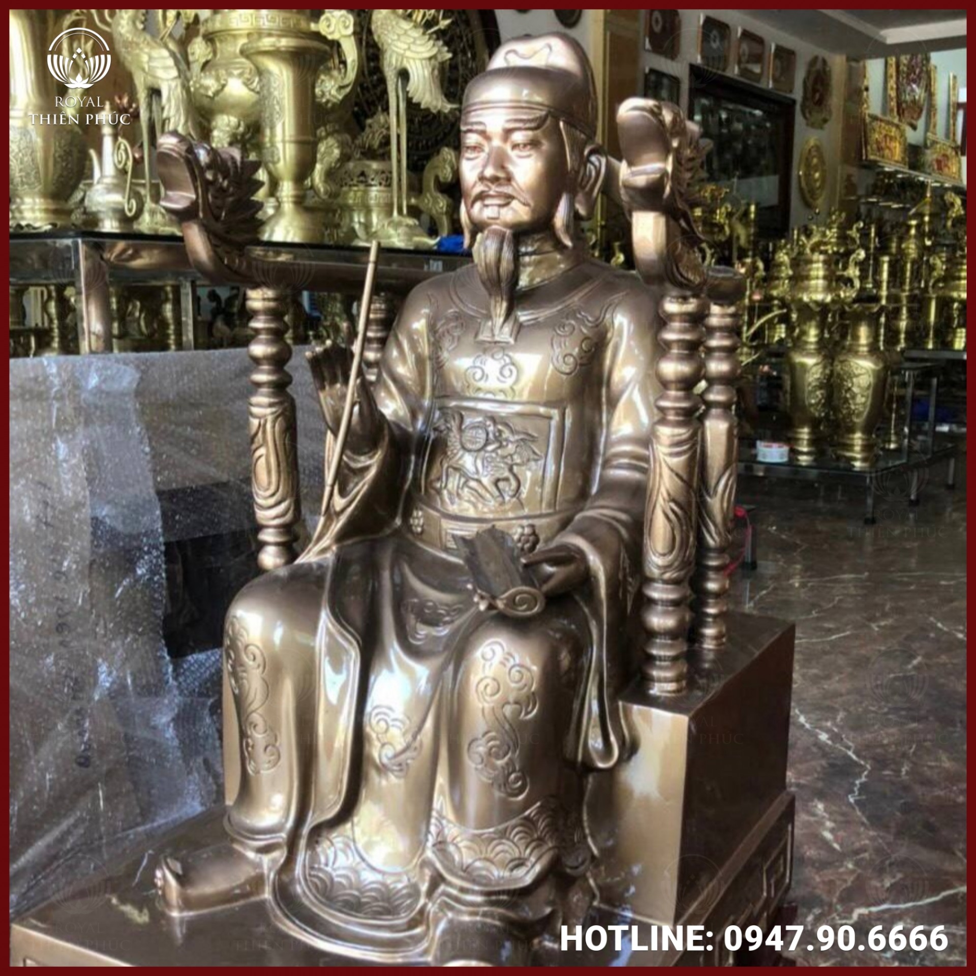 Tượng cụ tổ bằng đồng đỏ làm màu tinh xảo