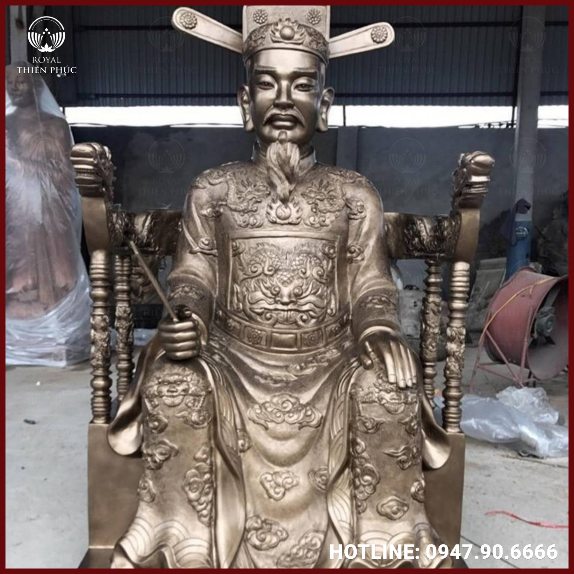 Tượng cụ tổ ngồi ghế rồng bằng đồng đỏ làm màu cao cấp