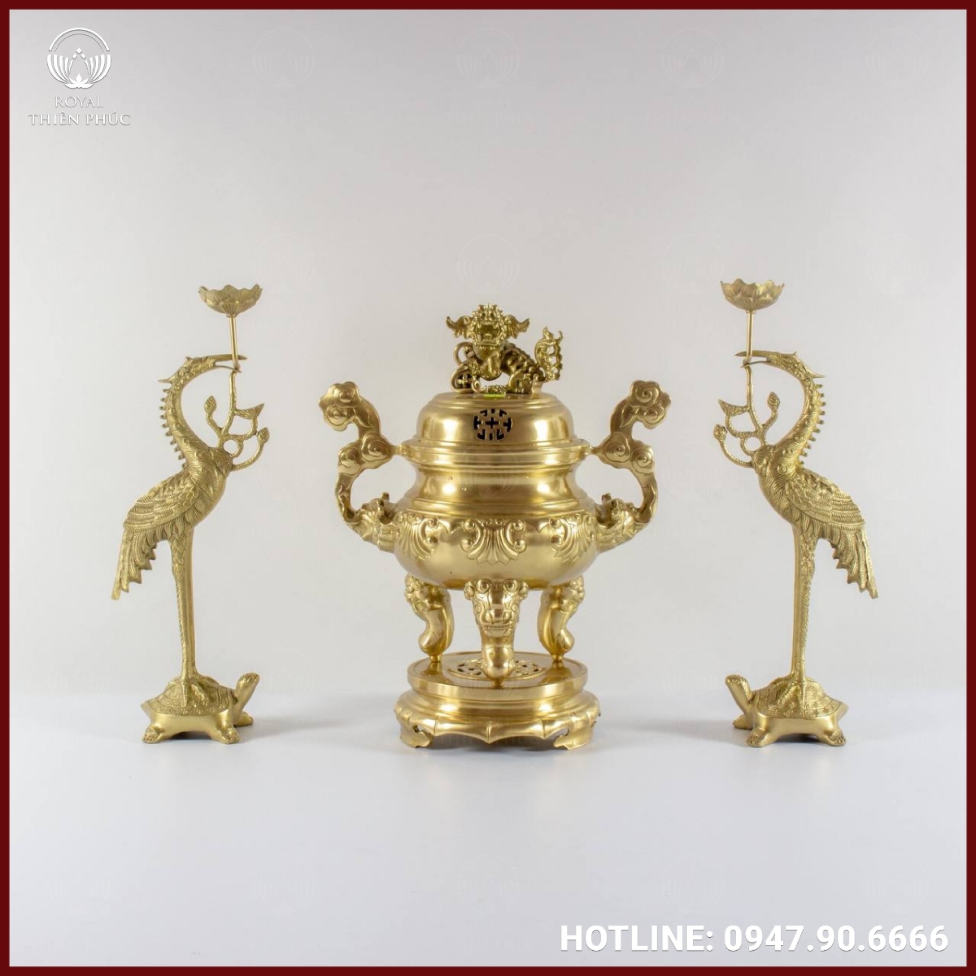 Bộ tam sự hạc bằng đồng vàng chạm sòi 