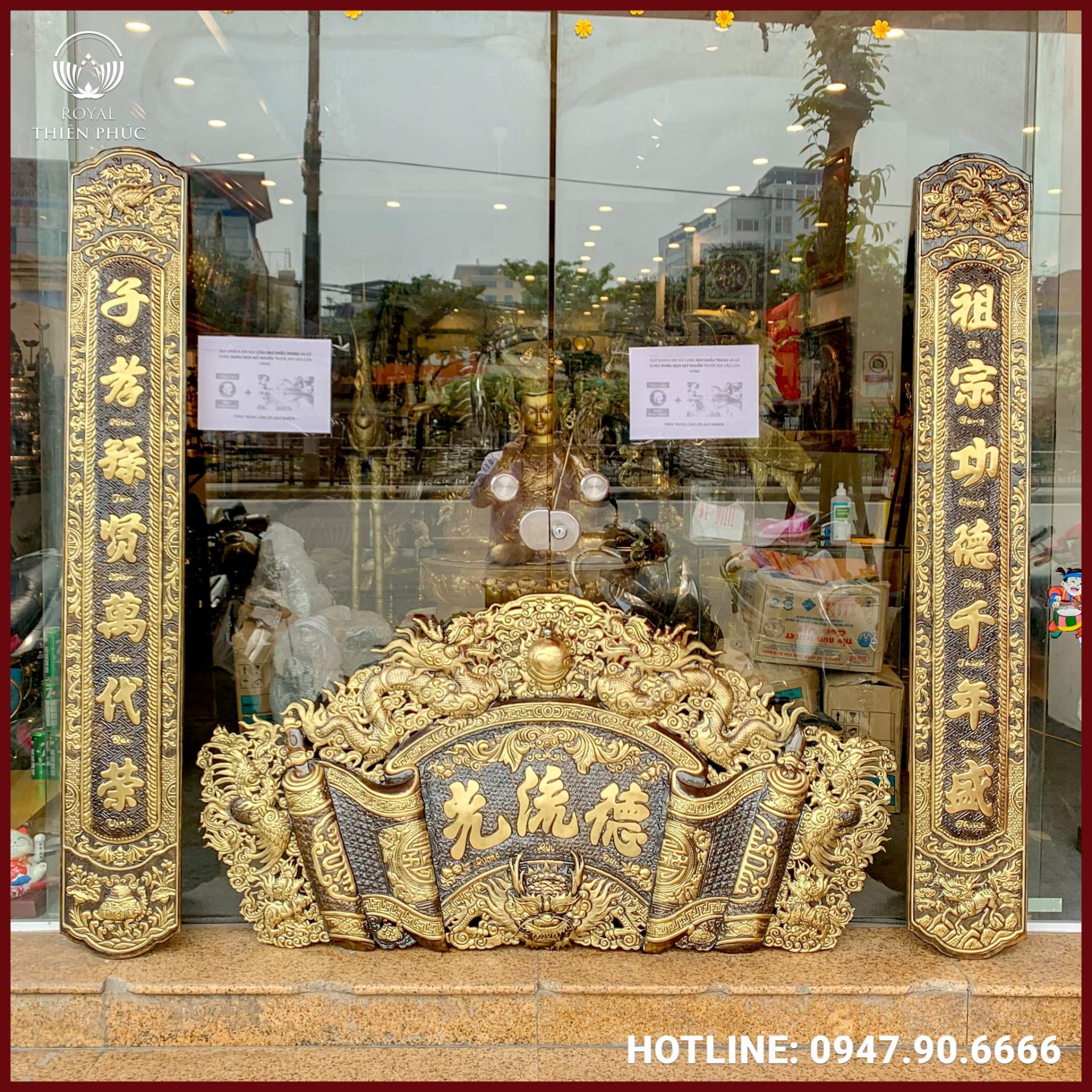 Cuốn thư câu đối Đức Lưu Quang chữ Hán sơn màu giả cổ 1m55 tinh xảo