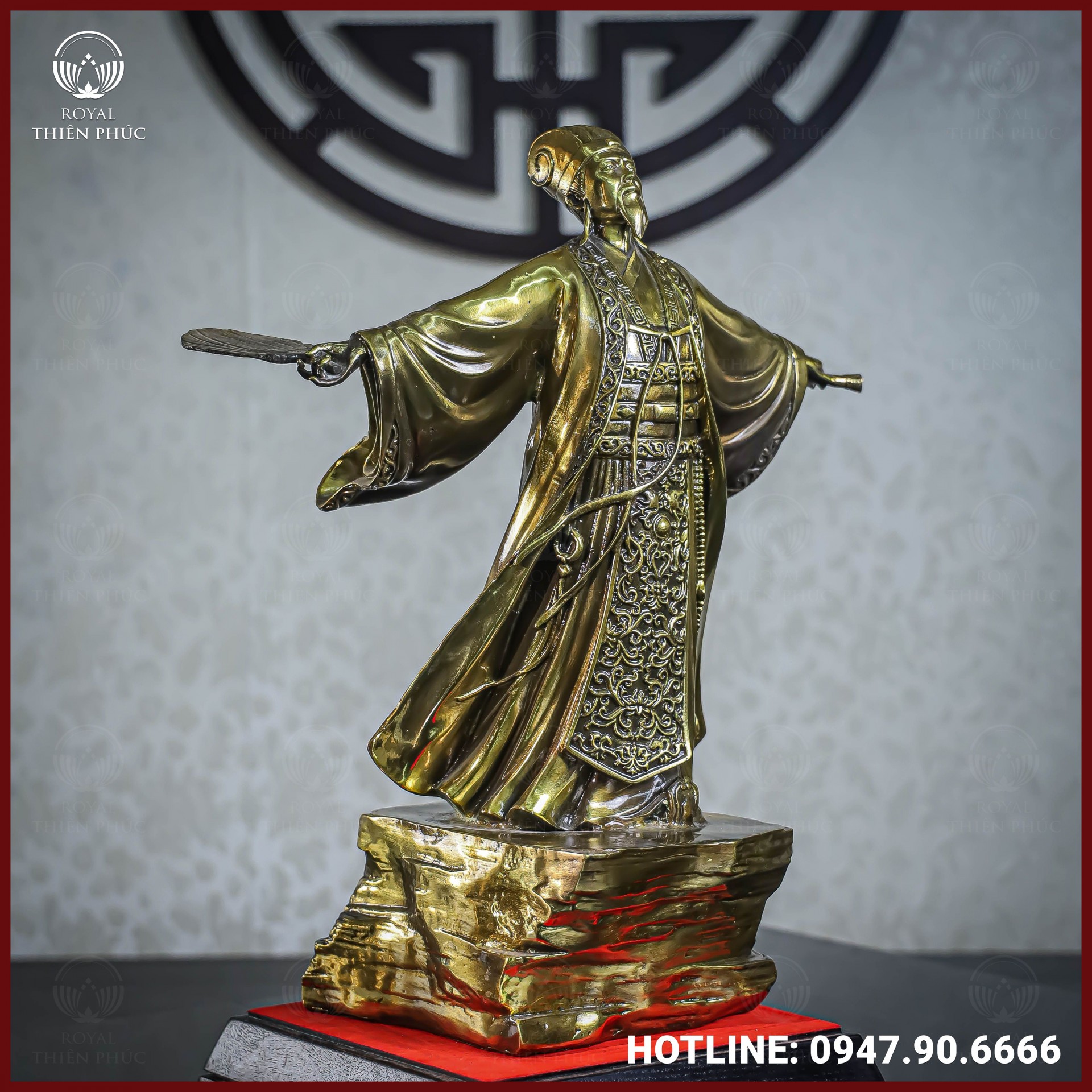 Tượng Khổng Minh đồng vàng cao 45cm
