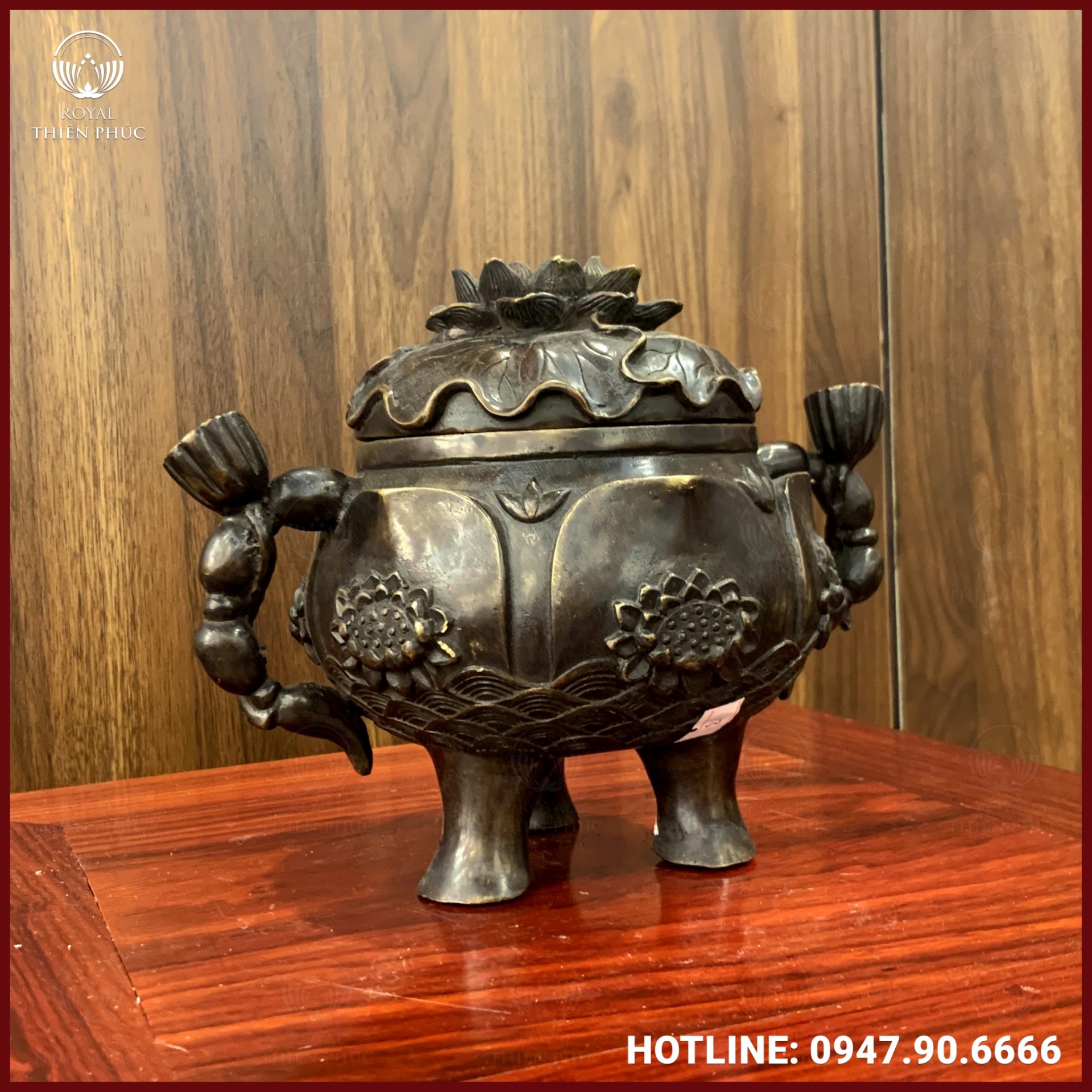 Lư đốt trầm bằng đồng vàng hun nâu nắp hoa sen
