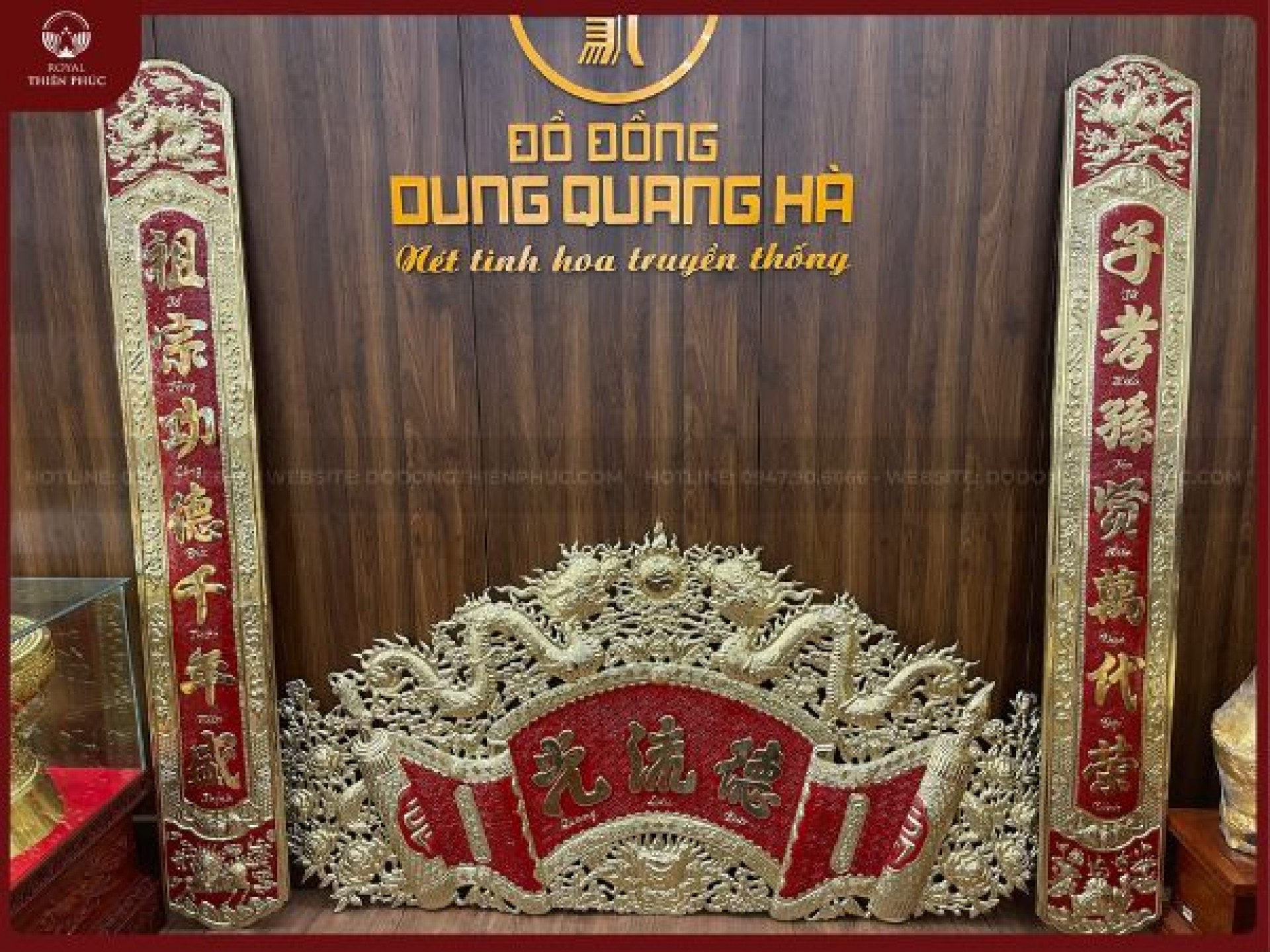 Cuốn thư câu đối đồng vàng sơn đỏ 1m97