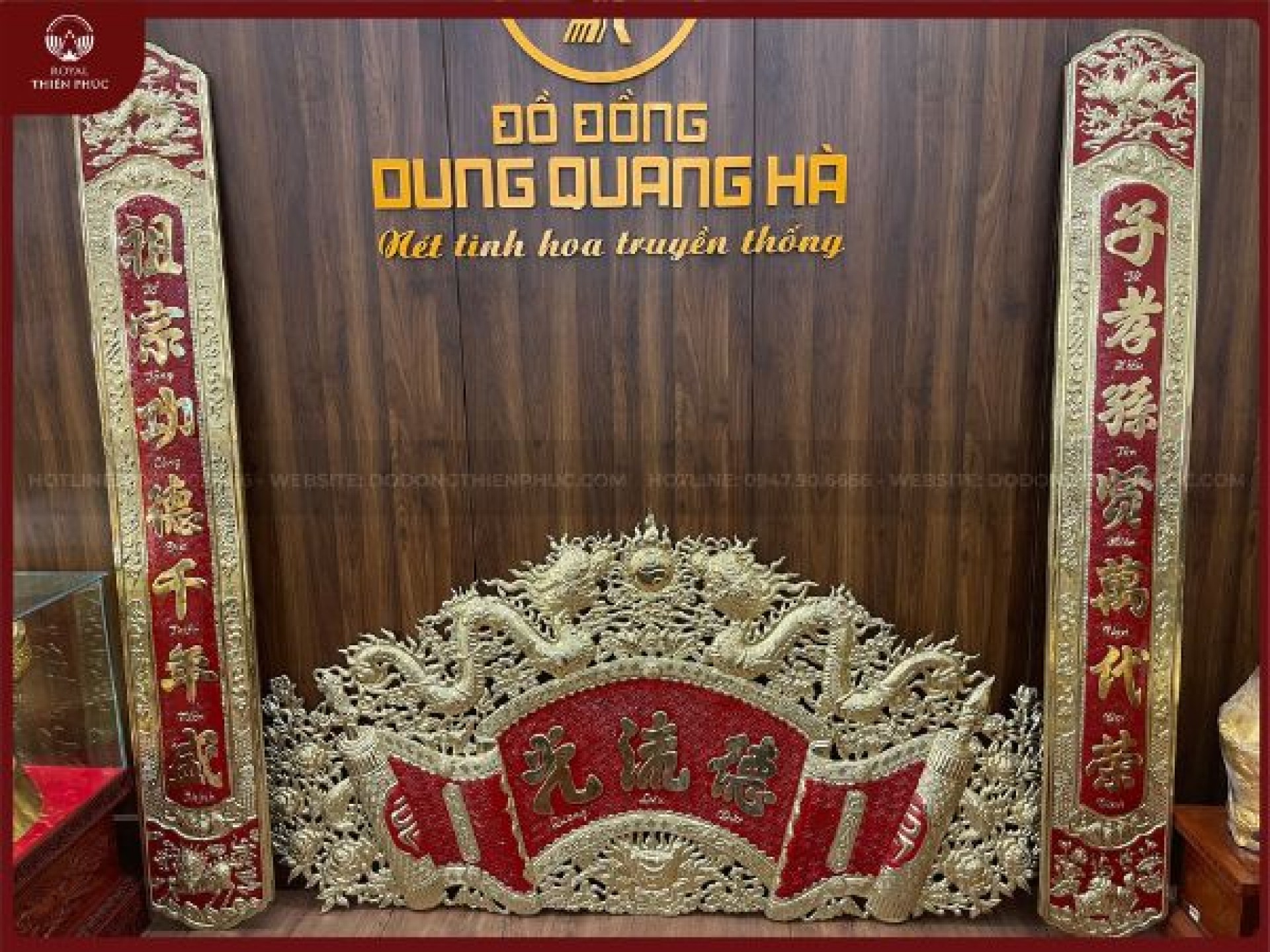 Cuốn thư câu đối đồng vàng sơn đỏ 1m97