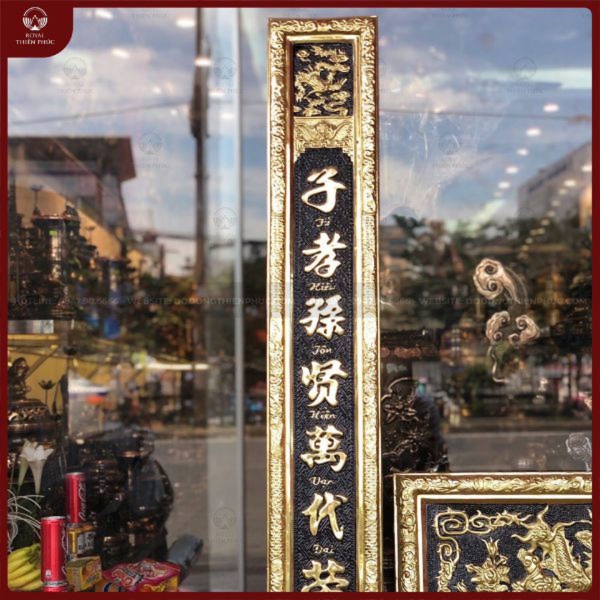 Đại tự câu đối đồng vàng sơn đen