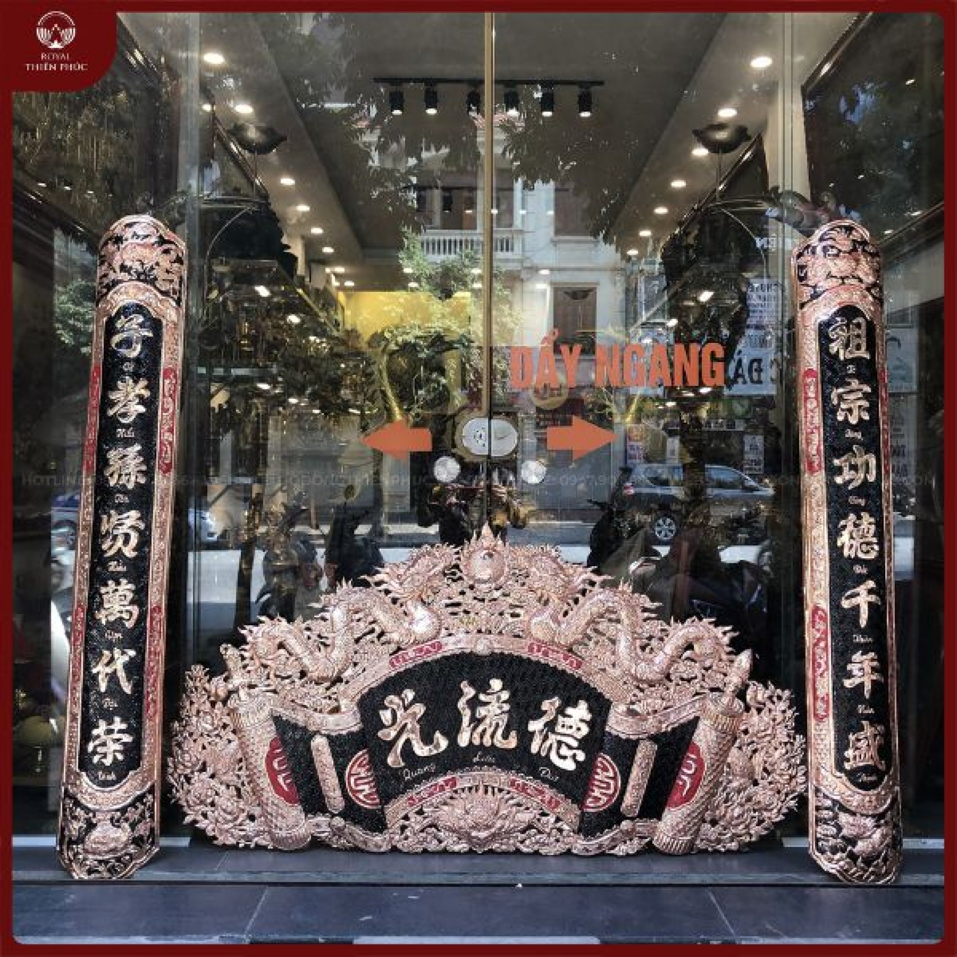 Cuốn thư câu đối đồng đỏ 1m55