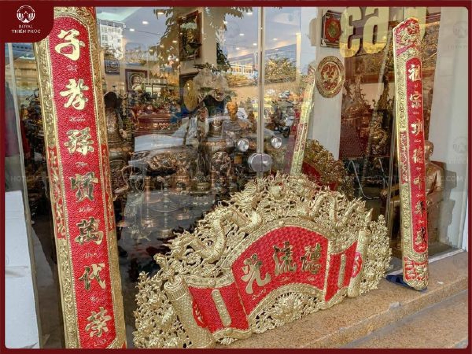 Cuốn thư câu đối đức lưu quang đồng vàng sơn đỏ