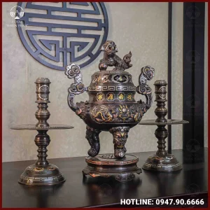 Bộ tam sự nến đồng đỏ khảm ngũ sắc chạm rồng 60cm 2 Bộ tam sự nến đồng đỏ khảm ngũ sắc chạm rồng 60cm