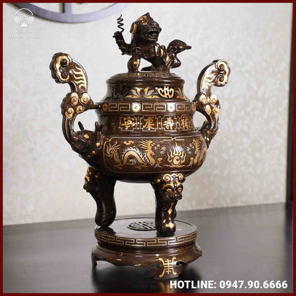 Đỉnh đồng chạm rồng đỏ tam khí dát điểm vàng 3 Đỉnh đồng chạm rồng đỏ tam khí dát điểm vàng