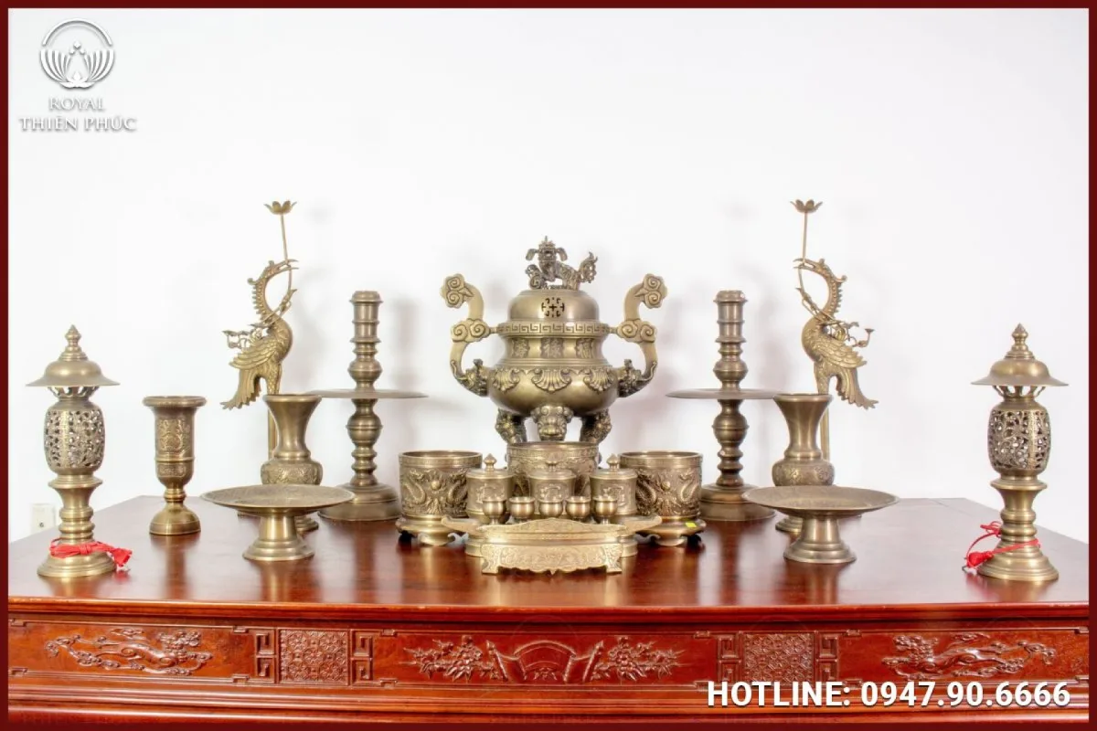 Hướng dẫn cách đặt bát hương trên bàn thờ chuẩn phong thủy 7 Chọn mua mẫu bát hương phù hợp đặt trên bàn thờ