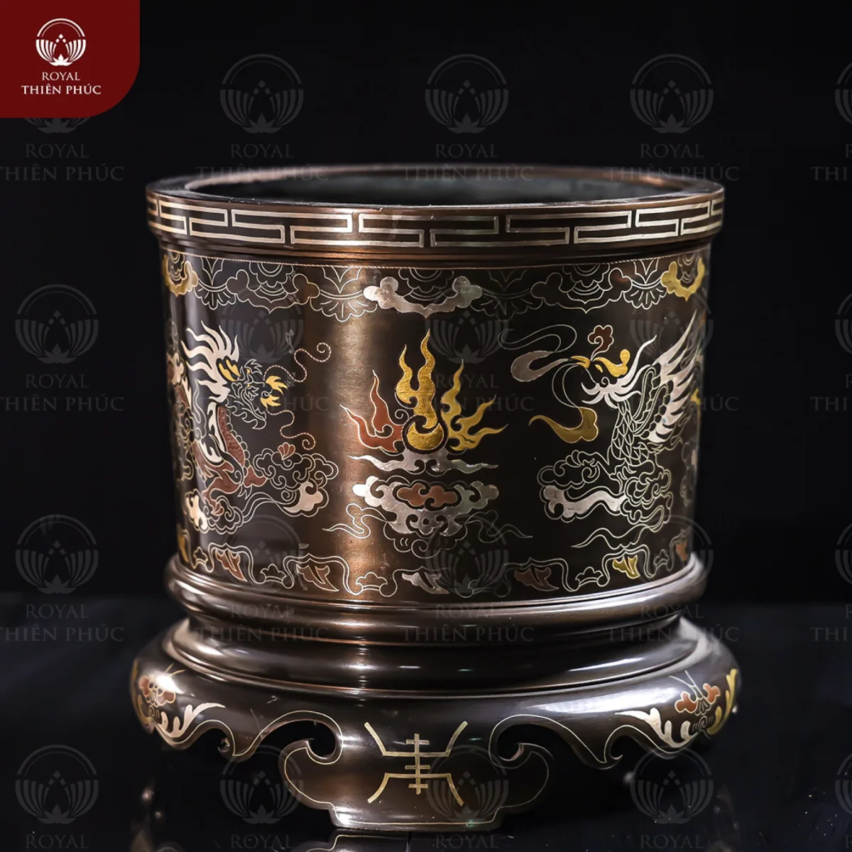 bathuongdepchamrongphuongduongkinh22cmbangdongkhamngusac1 w1200