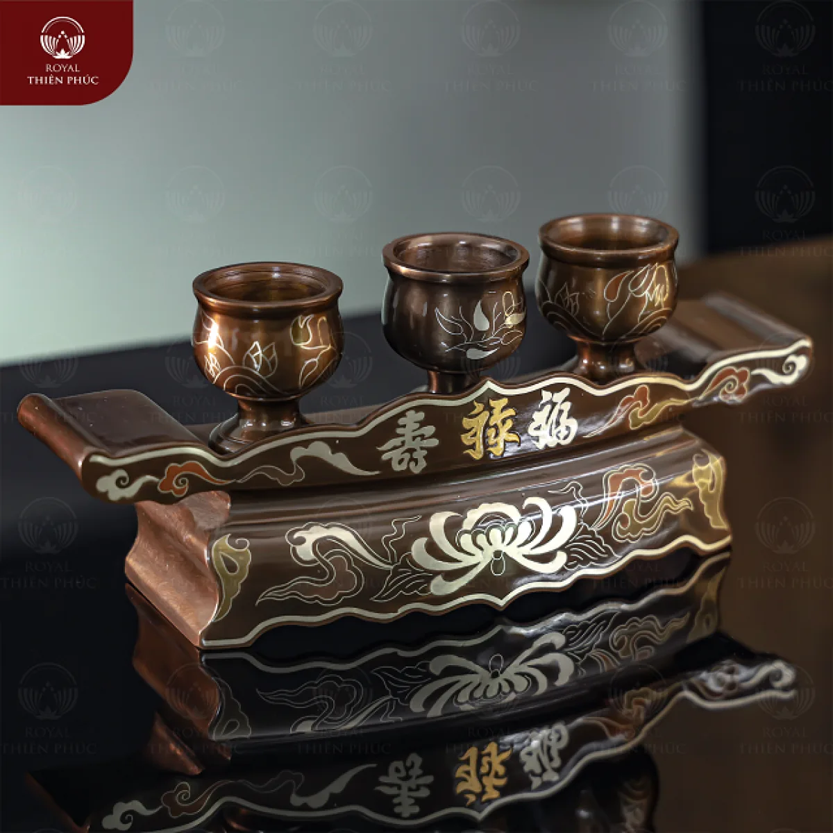 Ngai chén nước bàn thờ Phúc Lộc Thọ bằng đồng khảm ngũ sắc 3 Ngai chén nước bàn thờ Phúc Lộc Thọ bằng đồng khảm ngũ sắc