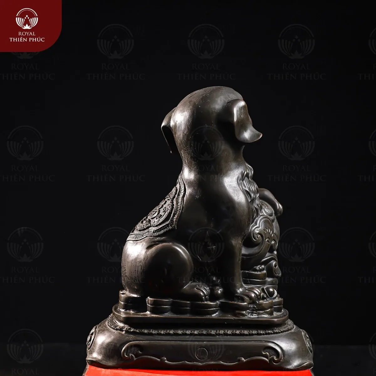 Tượng chó Như Ý kích thước 24x30cm bằng đồng vàng hun đen 2 Tượng chó Như Ý kích thước 24x30cm bằng đồng vàng hun đen