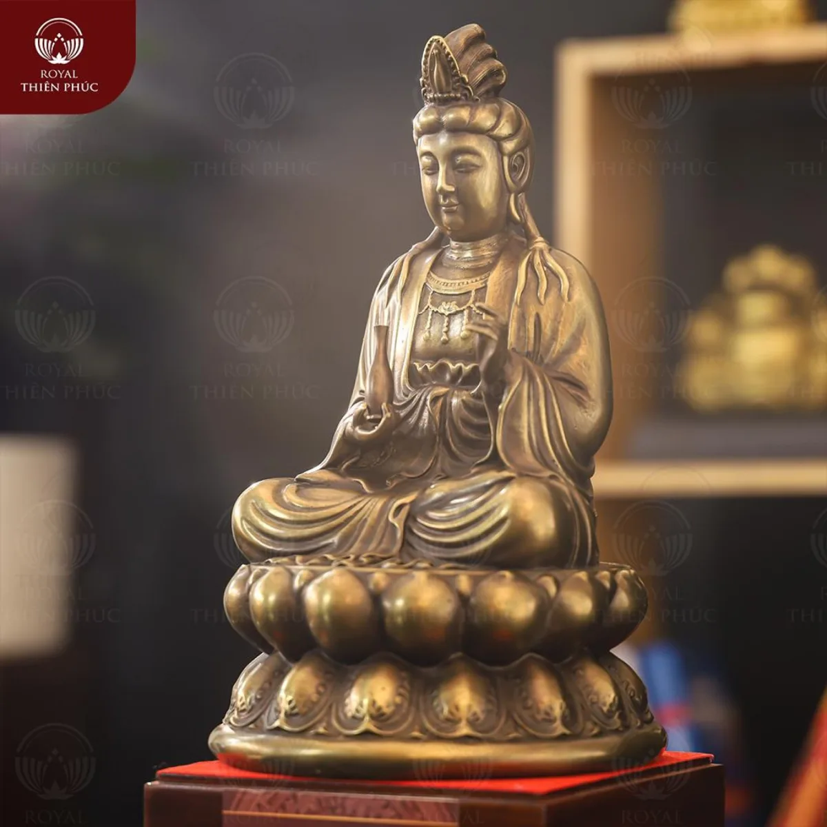 Tượng Đại Thế Chí Bồ Tát ngồi thiền trên tòa sen báu bằng đồng vàng 1 Tượng Đại Thế Chí Bồ Tát ngồi thiền trên tòa sen báu bằng đồng vàng