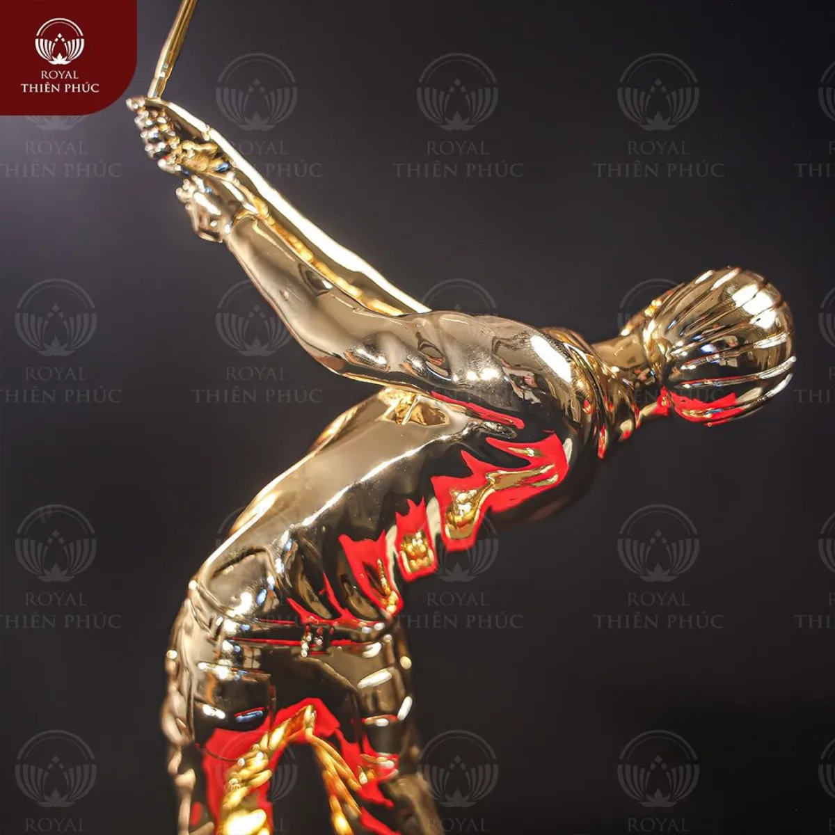 Tượng đánh golf lưu niệm bằng đồng mạ vàng 24k tinh xảo 2 tuongdanhgolfluuniembangdongmavang24ktinhxao2 w1200