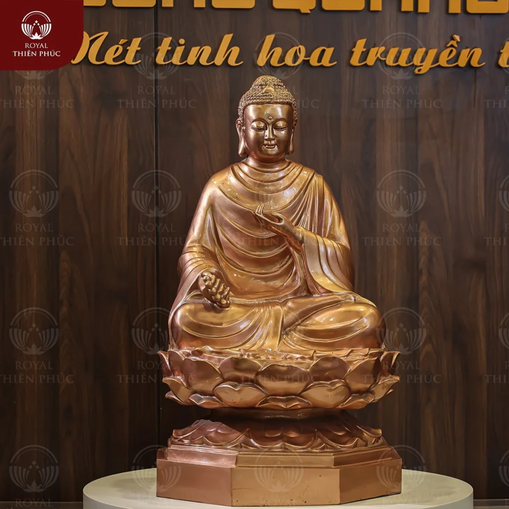 Tượng Đức Phật Thích Ca Mâu Ni ngự trên tòa sen bằng đồng đỏ