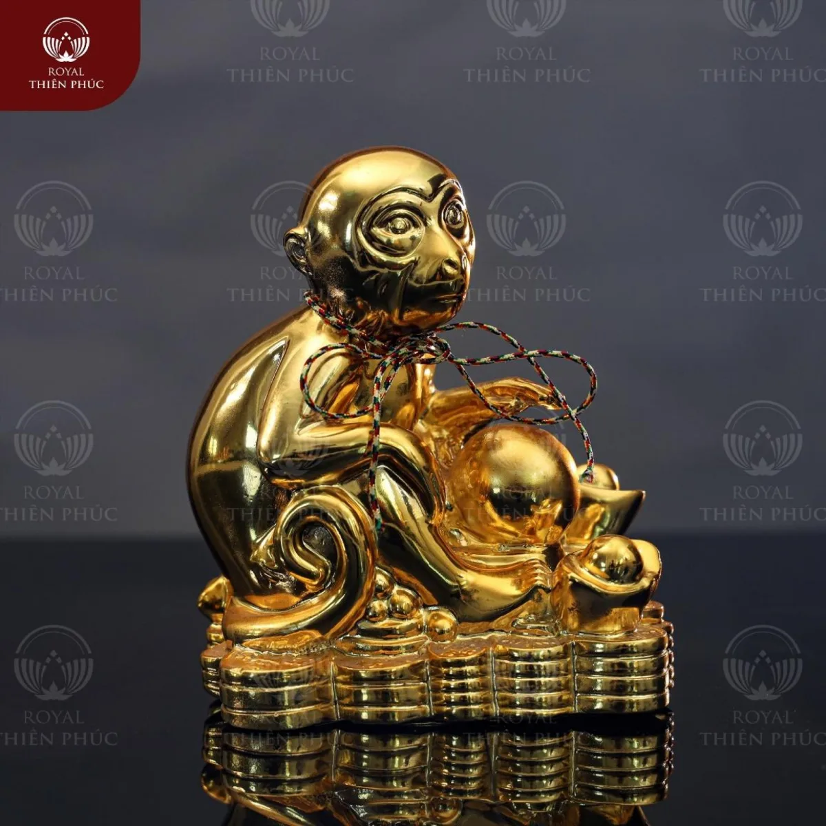 Tượng khỉ phong thủy ngồi trên tiền cao 15cm bằng đồng mạ vàng 4 tuongkhiphongthuyngoitrentiencao15cmbangdongmavang5 w1200