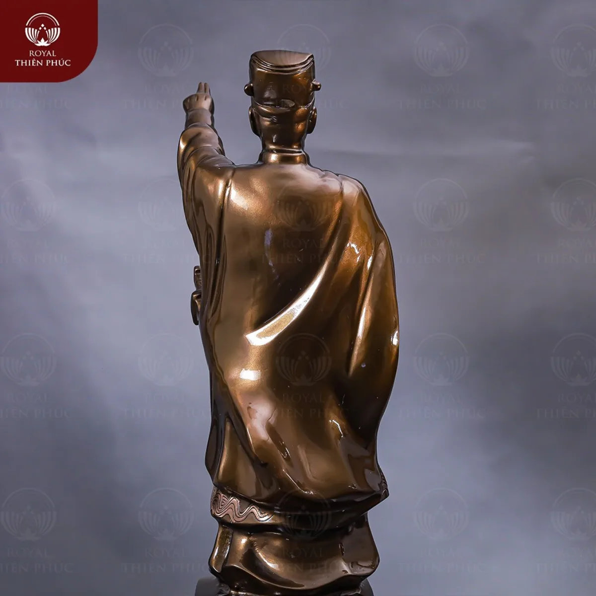 Tượng Lý Thường Kiệt đứng chỉ huy đồng đỏ làm màu khảm bạc cao 54cm 2 Tượng Lý Thường Kiệt đứng chỉ huy đồng đỏ làm màu khảm bạc cao 54cm