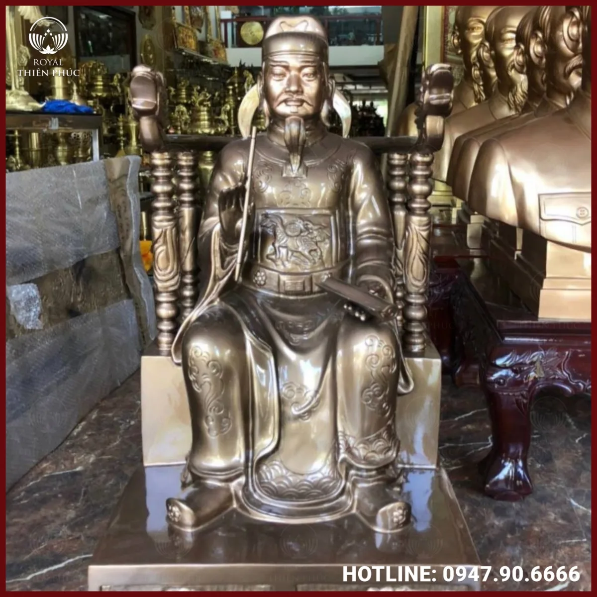 Tượng cụ tổ bằng đồng đỏ làm màu tinh xảo