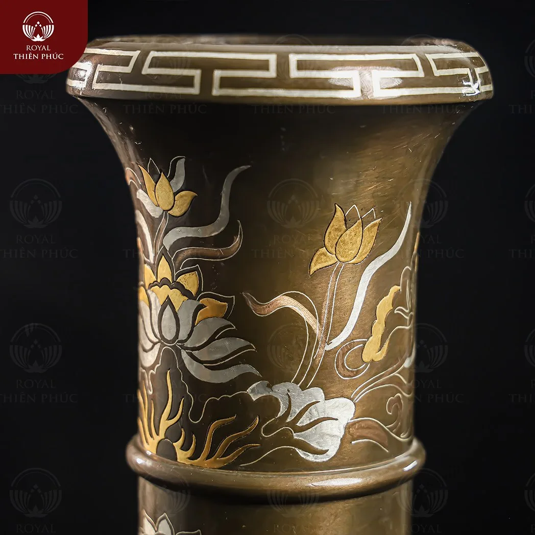 Ống hương đồng khảm tam khí dát điểm vàng chạm sen cao 30cm 4 133 4 w1200