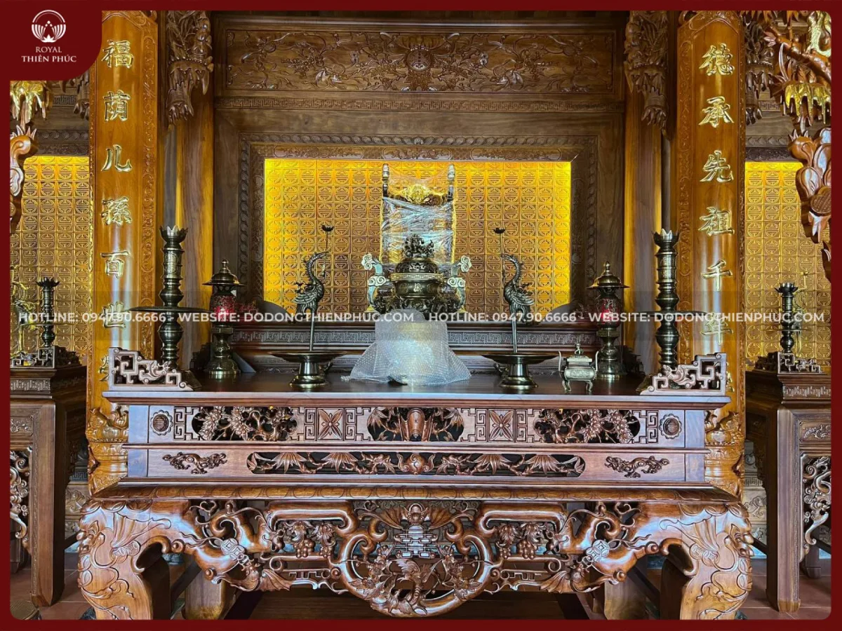 Bàn giao bộ đồ thờ bằng đồng hai công nghệ cho khách hàng tại Phú Thọ 1 Bộ đồ thờ bằng đồng vàng hai công nghệ