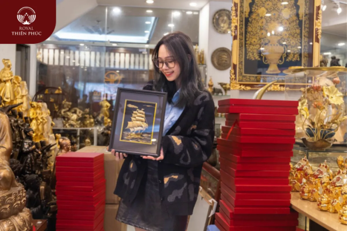 Hoàn thiện và bàn giao 100 bức tranh thuyền buồm cho khách hàng tại Hà Nội 2 Tranh thuyền buồm bằng đồng