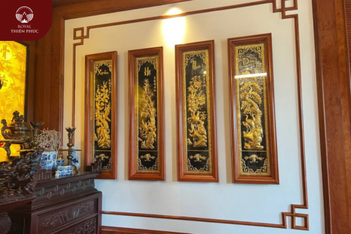 Lắp đặt và bàn giao tranh vinh quy bái tổ 1m6x1m và tranh tứ quý 1m2x35cm thếp vàng cho khách hàng tại Hà Nội 2 Tranh tứ quý bằng đồng