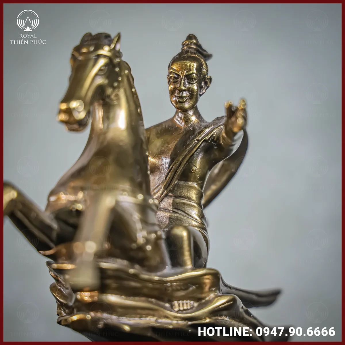 Tượng Thánh Gióng đồng vàng hun cao 35cm 2 Tượng Thánh Gióng đồng vàng hun cao 35cm