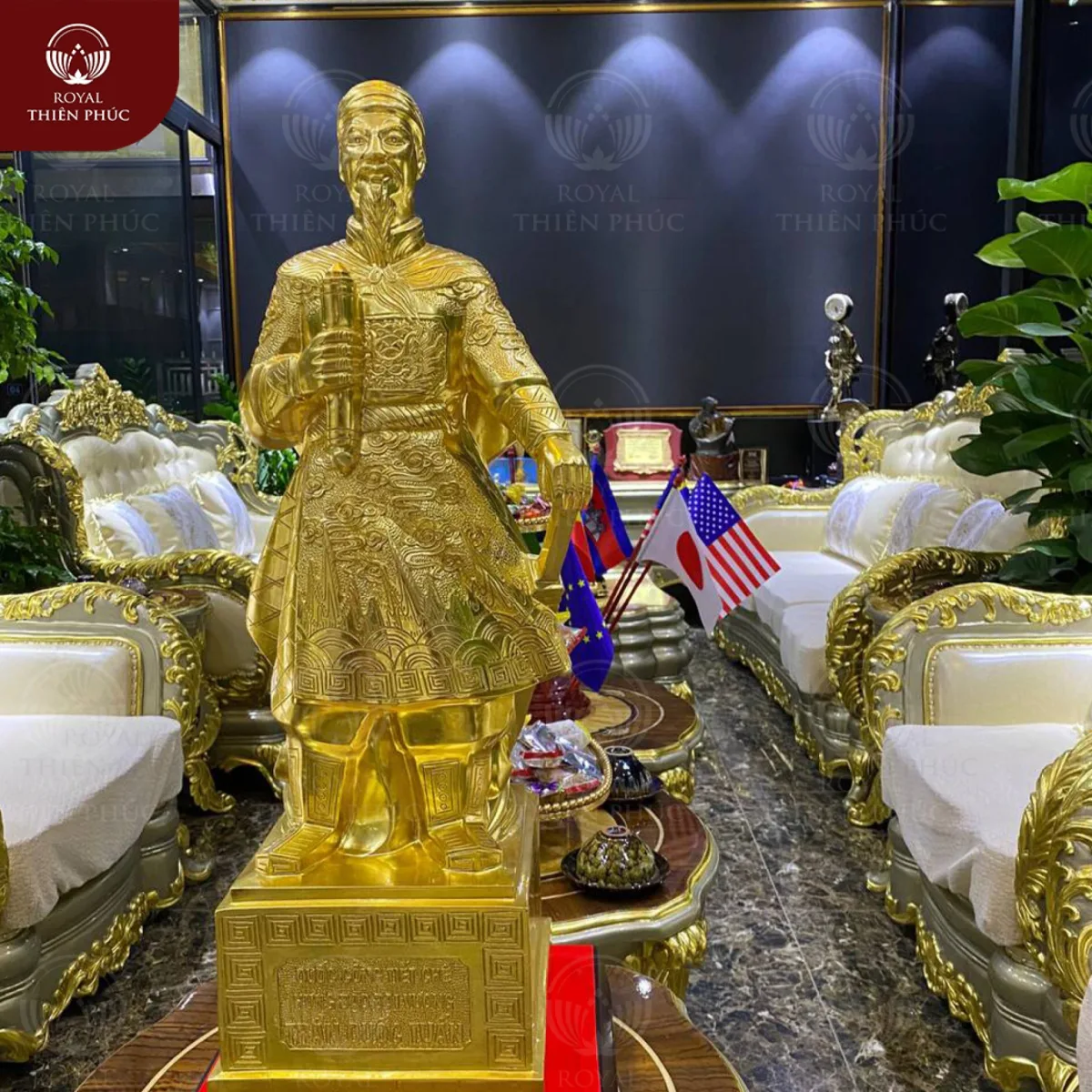 Bàn giao Tượng Trần Hưng Đạo 70 dát vàng tại Đông Anh - Hà Nội 1 Bàn giao Tượng Trần Hưng Đạo 70 dát vàng tại Đông Anh - Hà Nội
