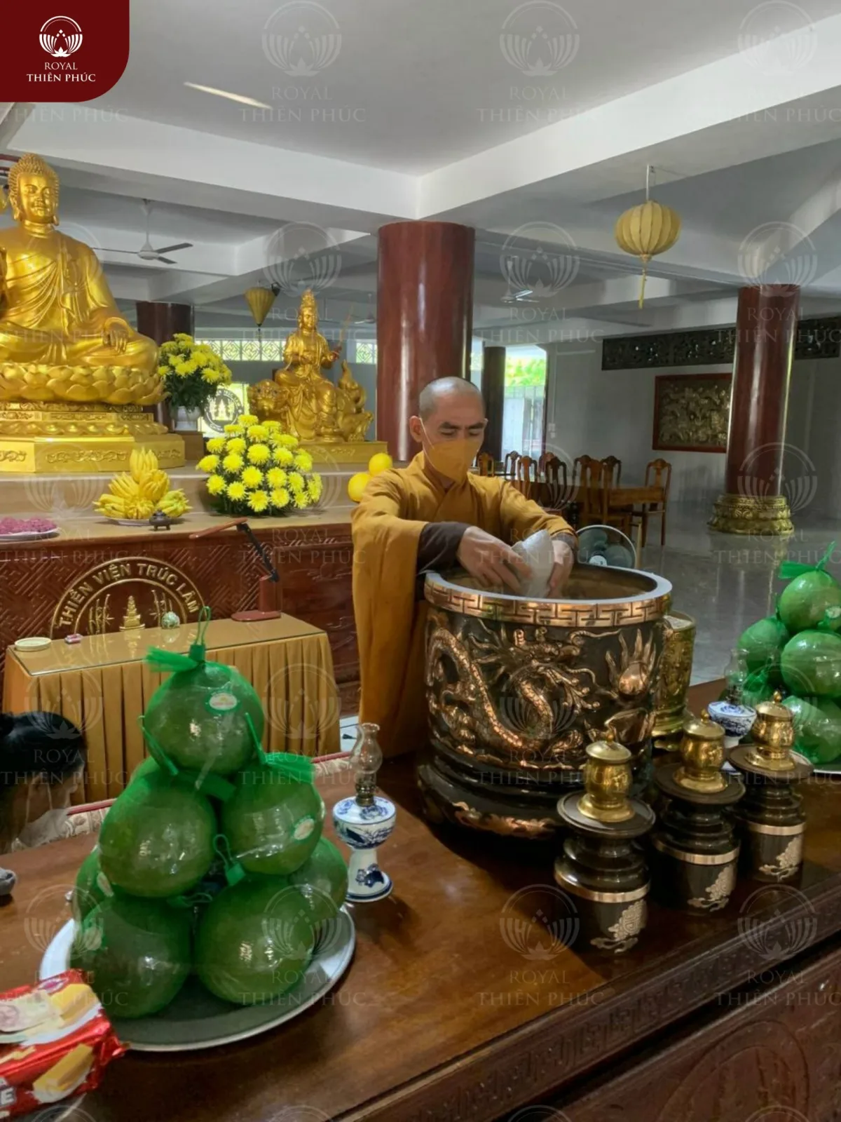 Giao bộ đồ thờ và lư hương cỡ lớn tại Thiền Viện Trúc Lâm Chính Pháp tại Tuyên Quang 2 Giao bộ đồ thờ và lư hương cỡ lớn tại Thiền Viện Trúc Lâm Chính Pháp tại Tuyên Quang