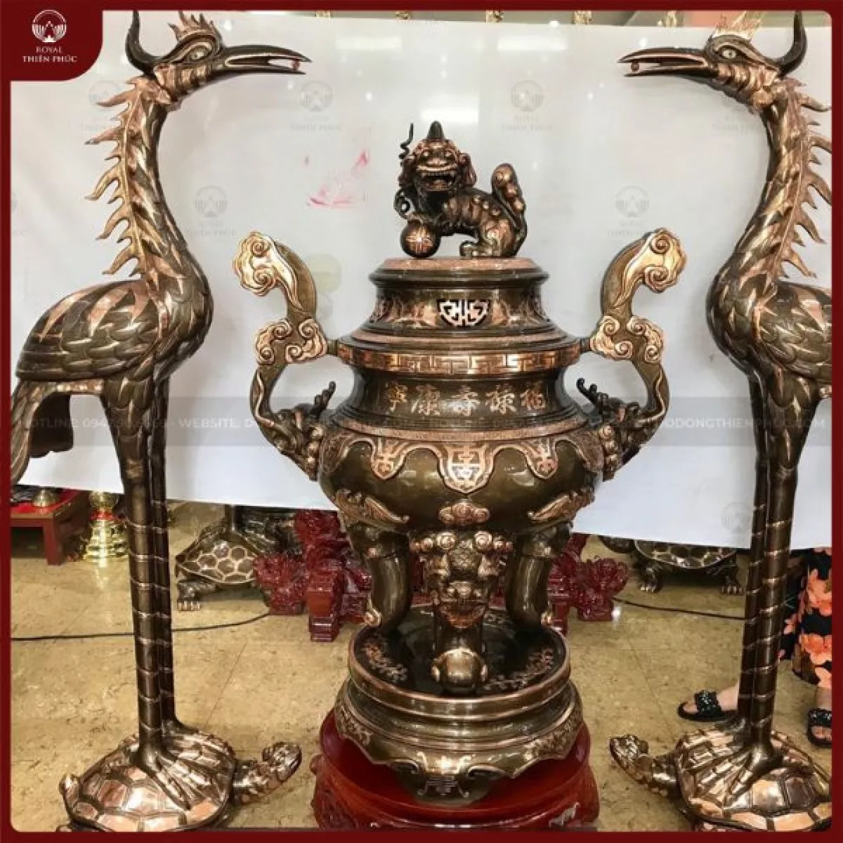 Đỉnh đồng hoa sòi cỡ lớn bằng đồng đỏ khảm tam khí 3 dinh13 w1200