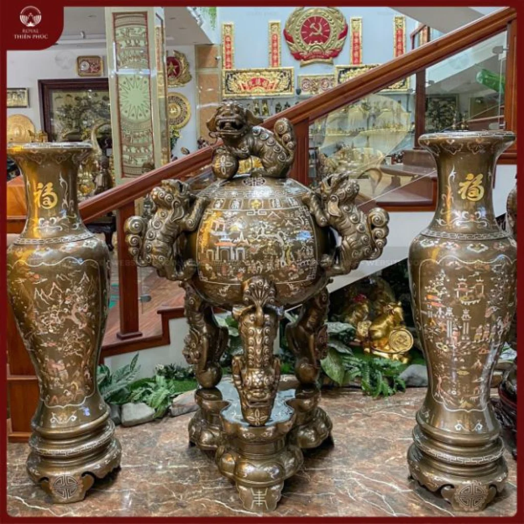 Lọ lộc bình bằng đồng đỏ khảm tam khí cao 1m4
